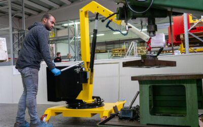 A Flex Lifting counterbalanced crane for Irritec Italia